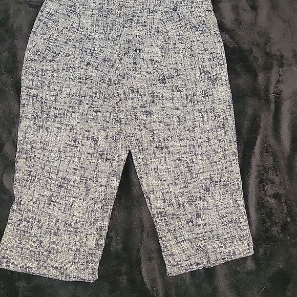 Micheal Kors Tweed Suit. Blazer Size 0, Pants Size 2 - Picture 6 of 8